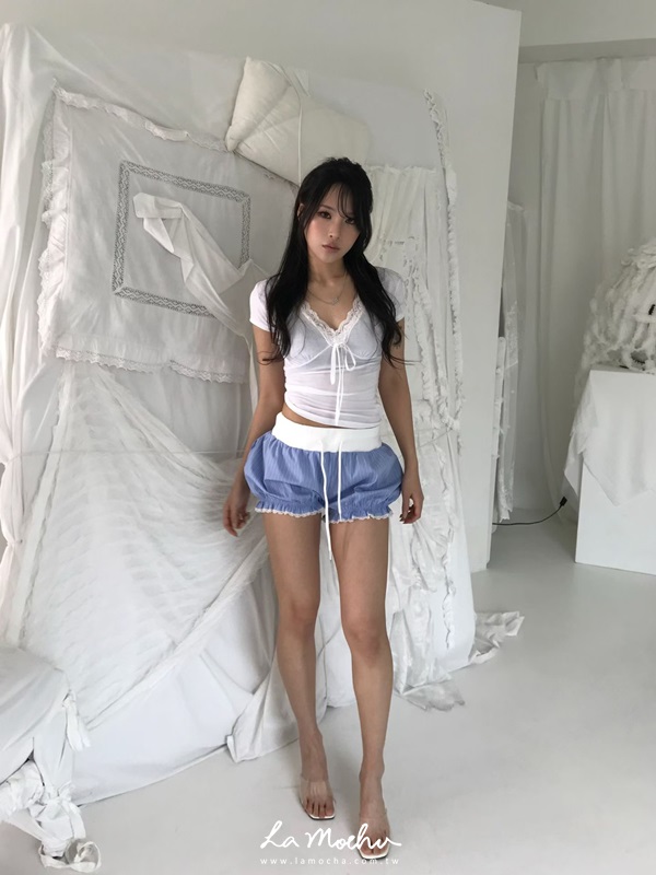 蕾絲滾邊襯衫條紋短褲
